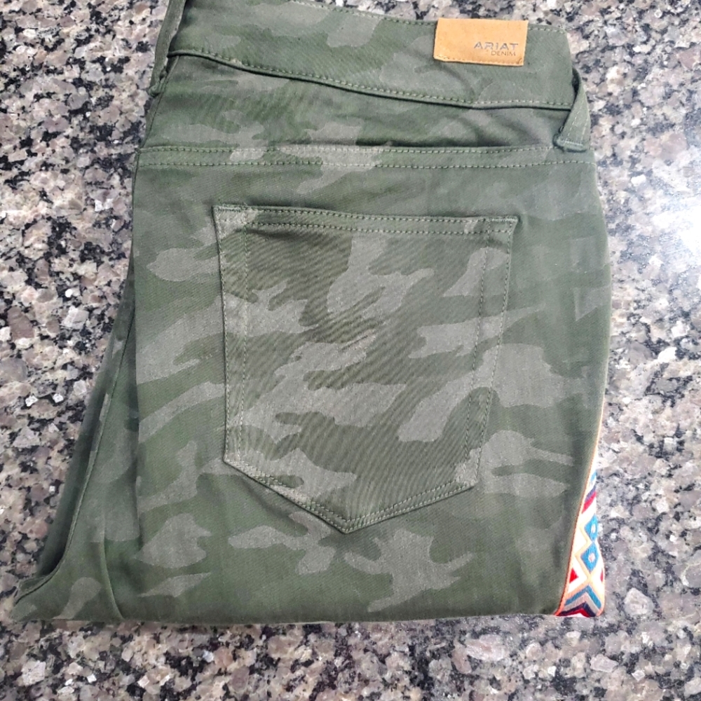 Ariat Camo Women's Jeans